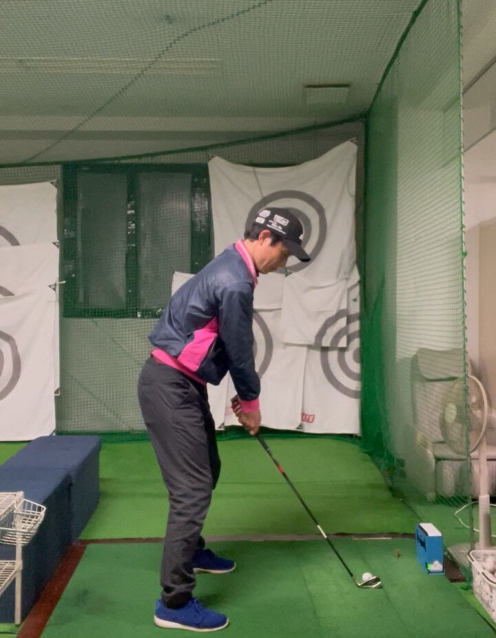 練習でバックスイングはコンパクトで、