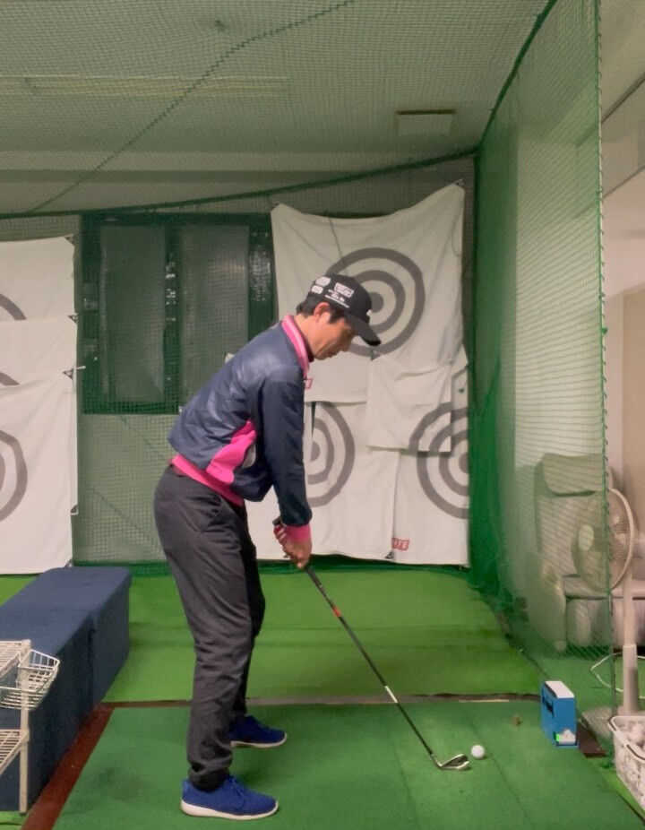 練習でバックスイングはコンパクトで、