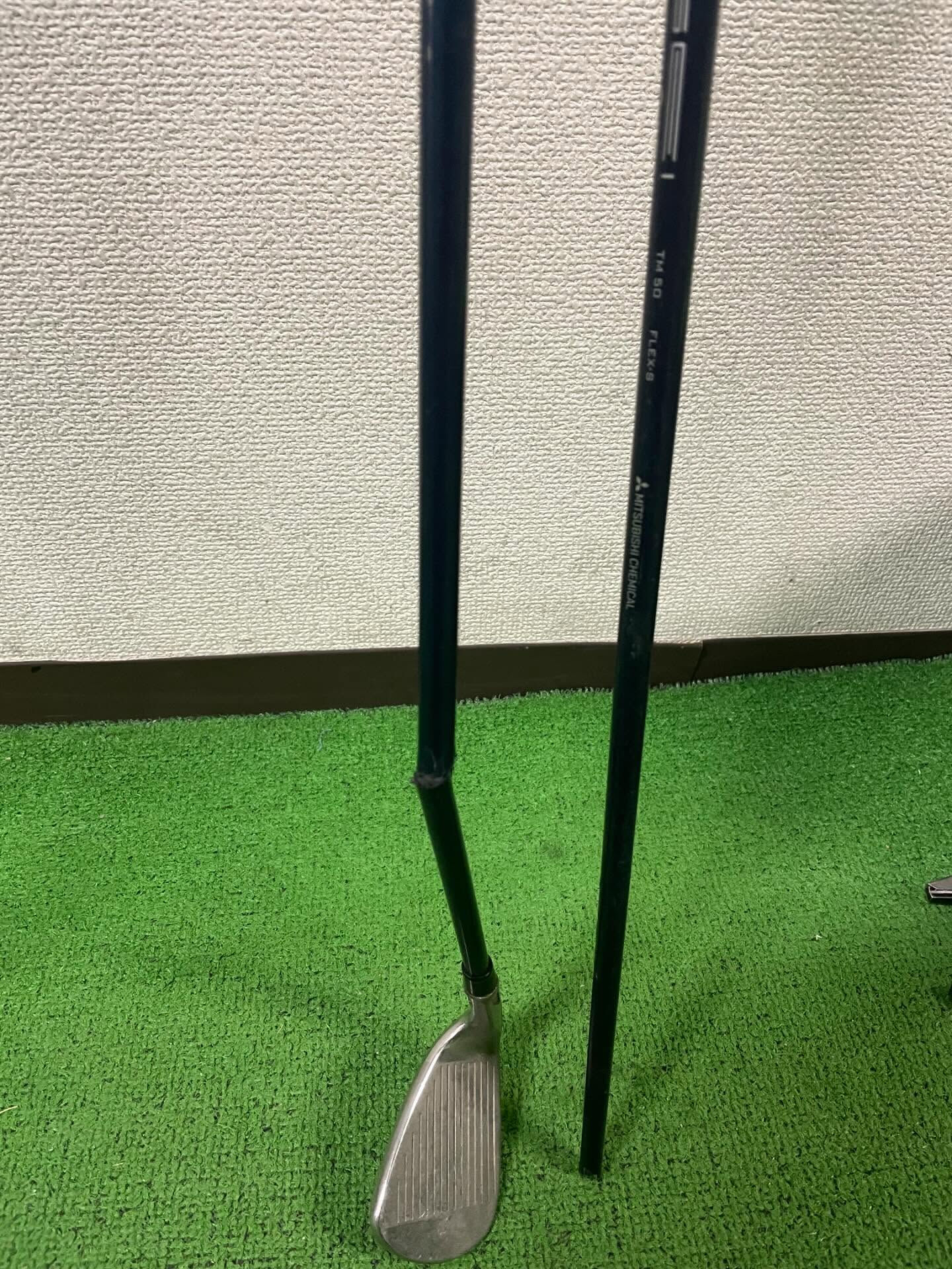 レッスン中にお手本で脱力してヘッドを走らせ